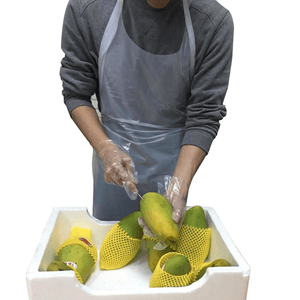 100 Disposable Plastic Aprons Clear Polyethylene Waterproof Food Industry Protective Gowns 16 Microns